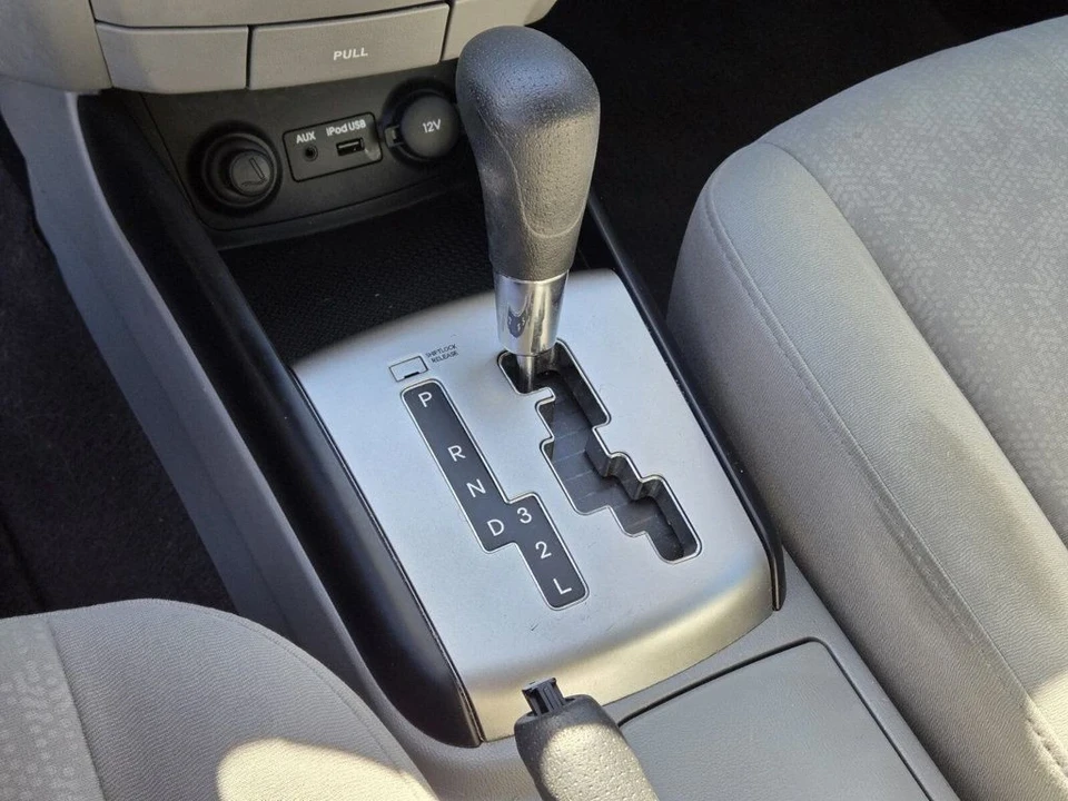 2010 Hyundai Elantra - Image 17 of 18