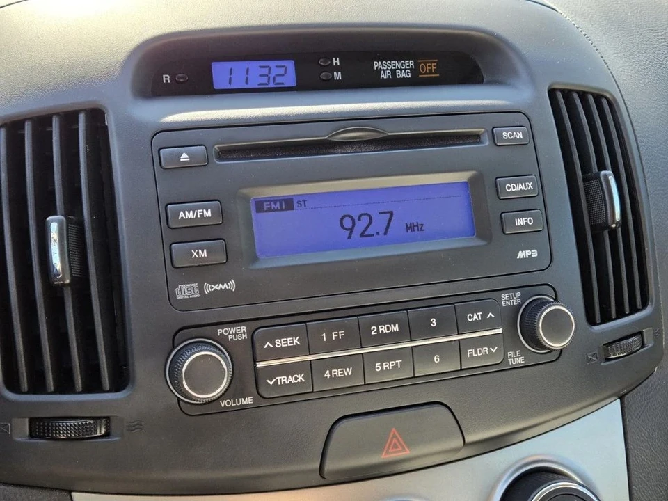 2010 Hyundai Elantra - Image 15 of 18
