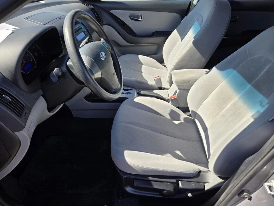 2010 Hyundai Elantra - Image 6 of 18