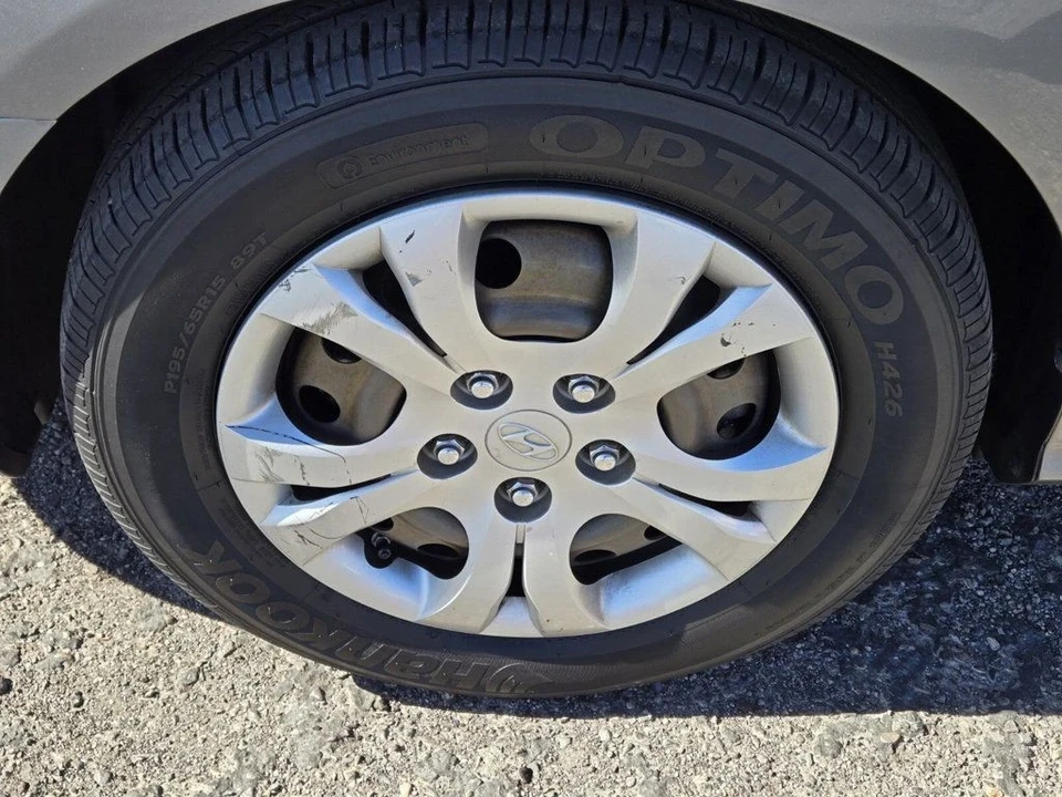 2010 Hyundai Elantra - Image 5 of 18