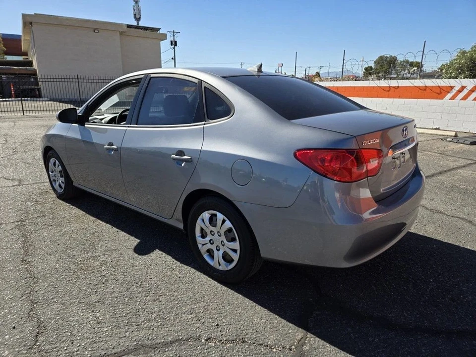 2010 Hyundai Elantra - Image 2 of 18