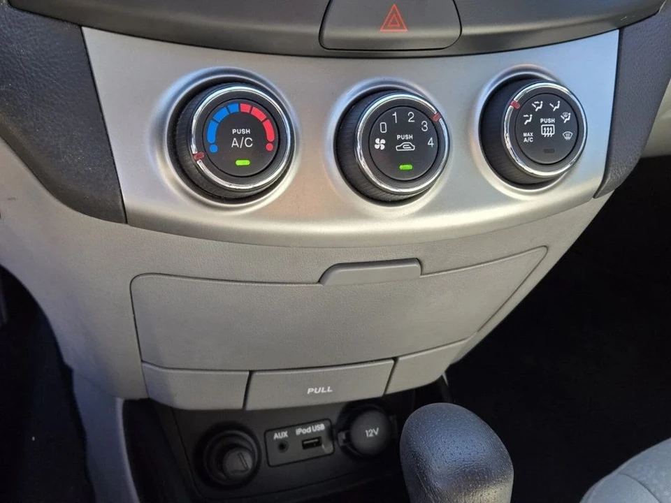 2010 Hyundai Elantra - Image 16 of 18