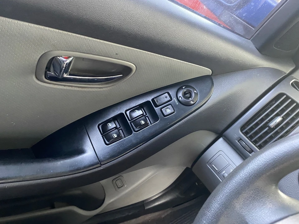 2010 Hyundai Elantra - Image 13 of 19