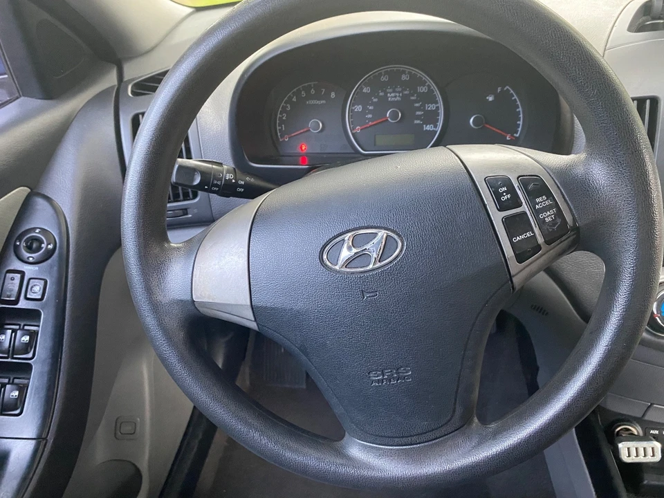 2010 Hyundai Elantra - Image 12 of 19