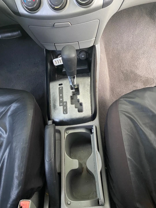 2010 Hyundai Elantra - Image 10 of 19