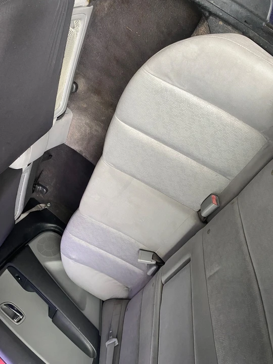 2010 Hyundai Elantra - Image 14 of 19