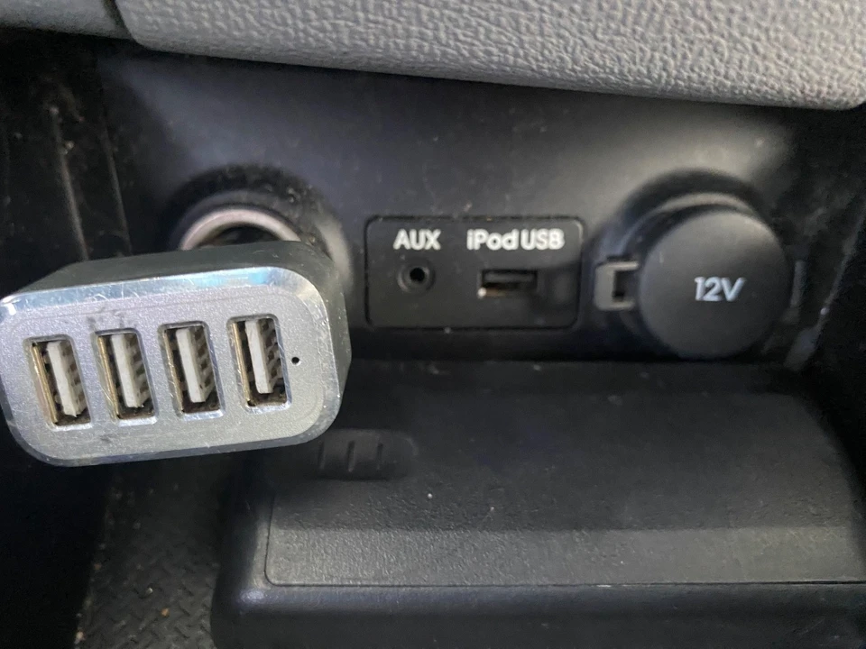 2010 Hyundai Elantra - Image 9 of 19