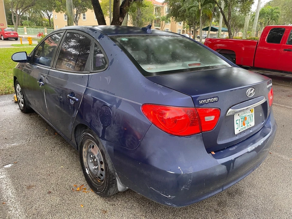 2010 Hyundai Elantra - Image 5 of 19