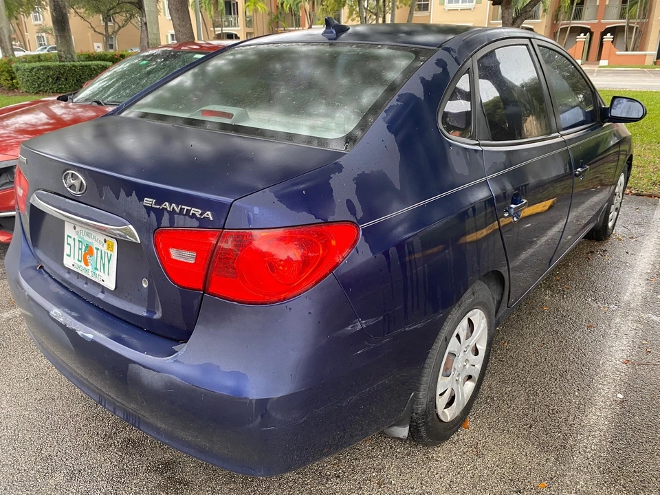 2010 Hyundai Elantra - Image 4 of 19