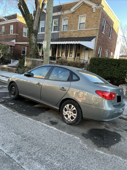 2010 Hyundai Elantra - Image 2 of 4