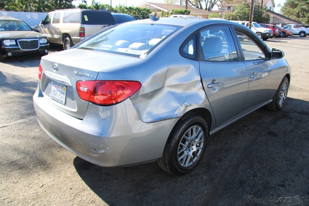 2010 Hyundai Elantra - Image 6 of 21