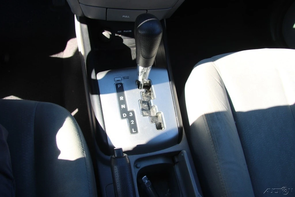 2010 Hyundai Elantra - Image 17 of 21