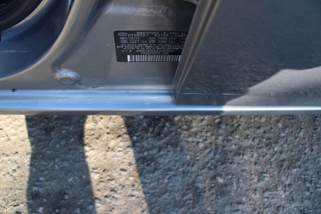 2010 Hyundai Elantra - Image 10 of 21