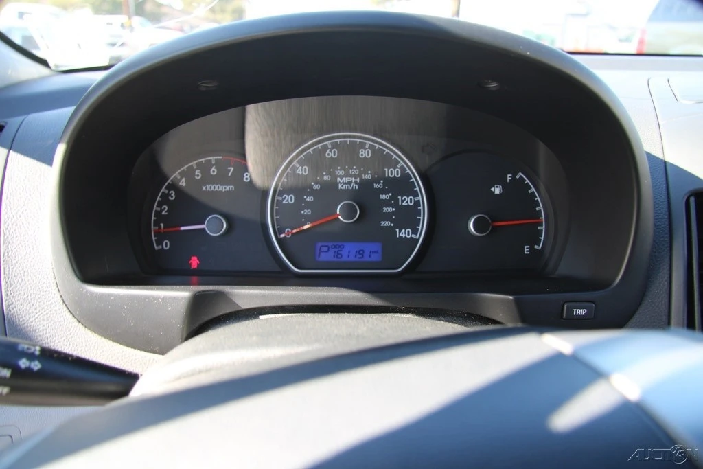 2010 Hyundai Elantra - Image 14 of 21