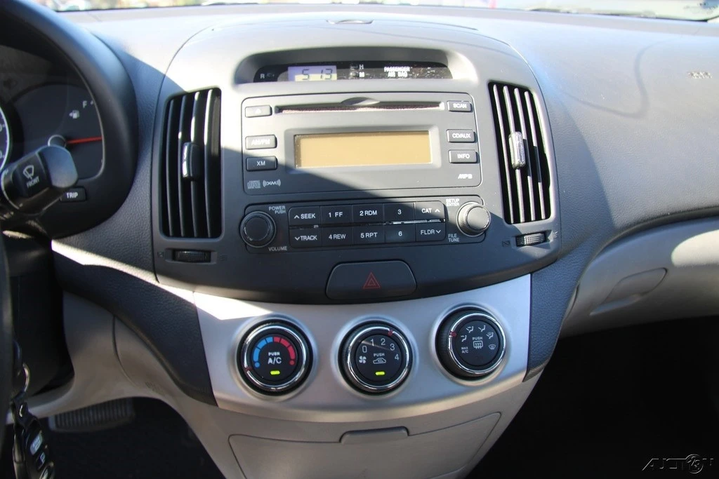 2010 Hyundai Elantra - Image 16 of 21