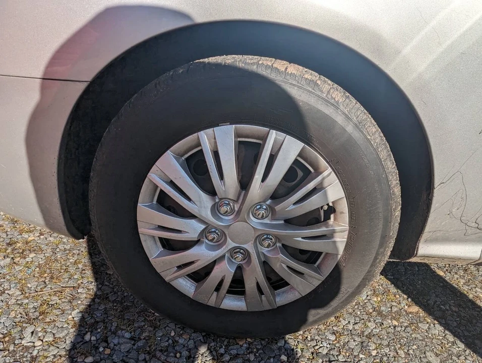 2010 Hyundai Elantra - Image 12 of 21