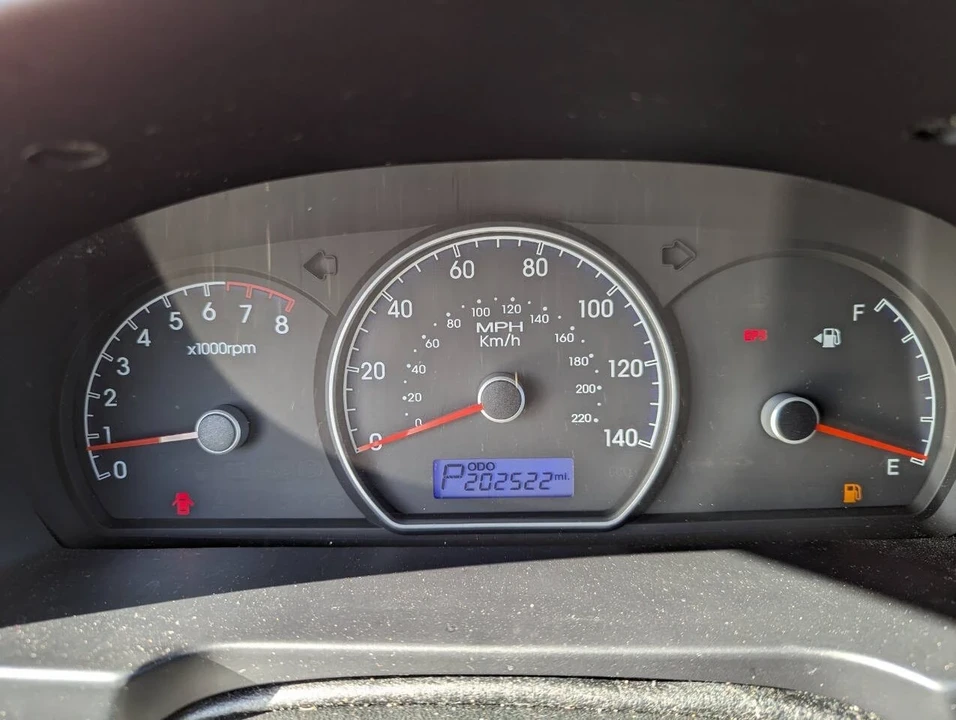 2010 Hyundai Elantra - Image 14 of 21