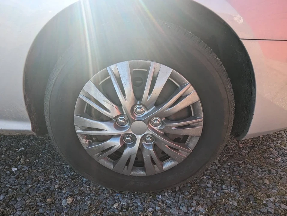 2010 Hyundai Elantra - Image 9 of 21