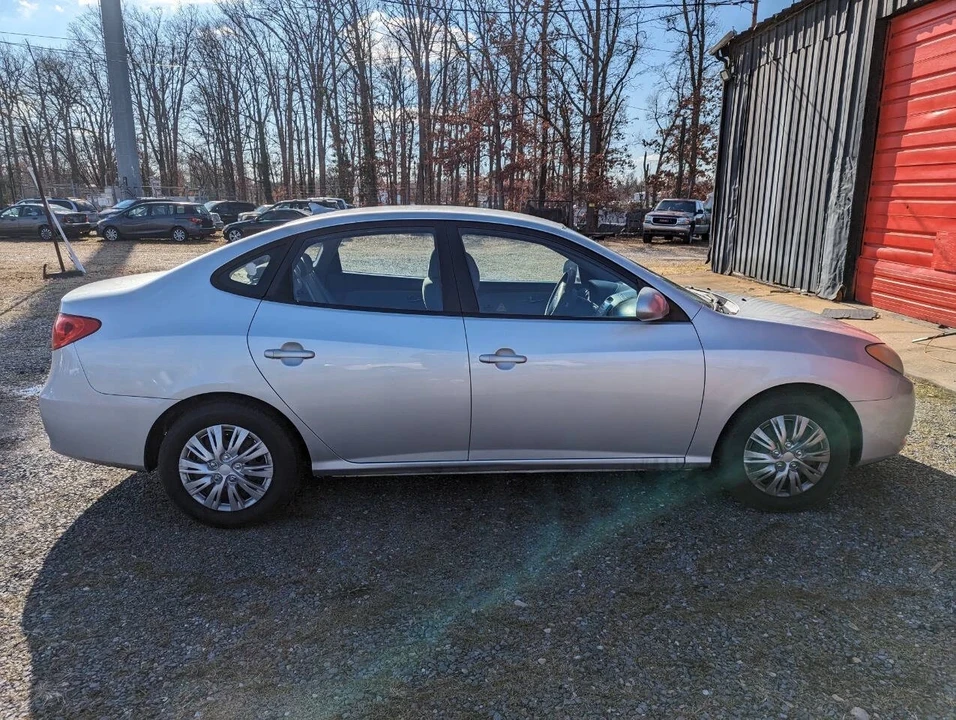 2010 Hyundai Elantra - Image 5 of 21