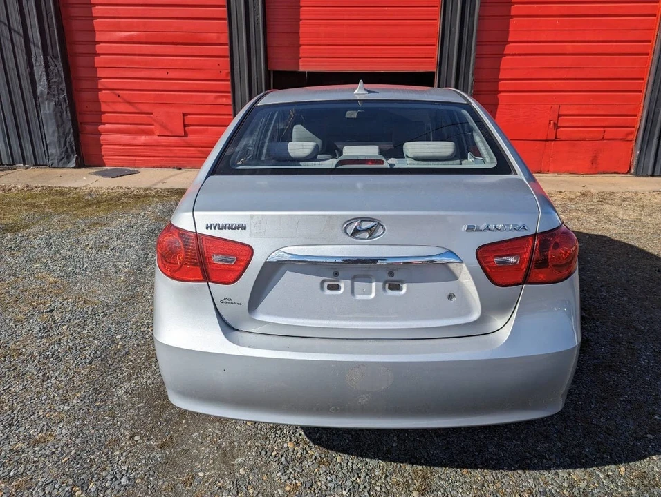 2010 Hyundai Elantra - Image 6 of 21