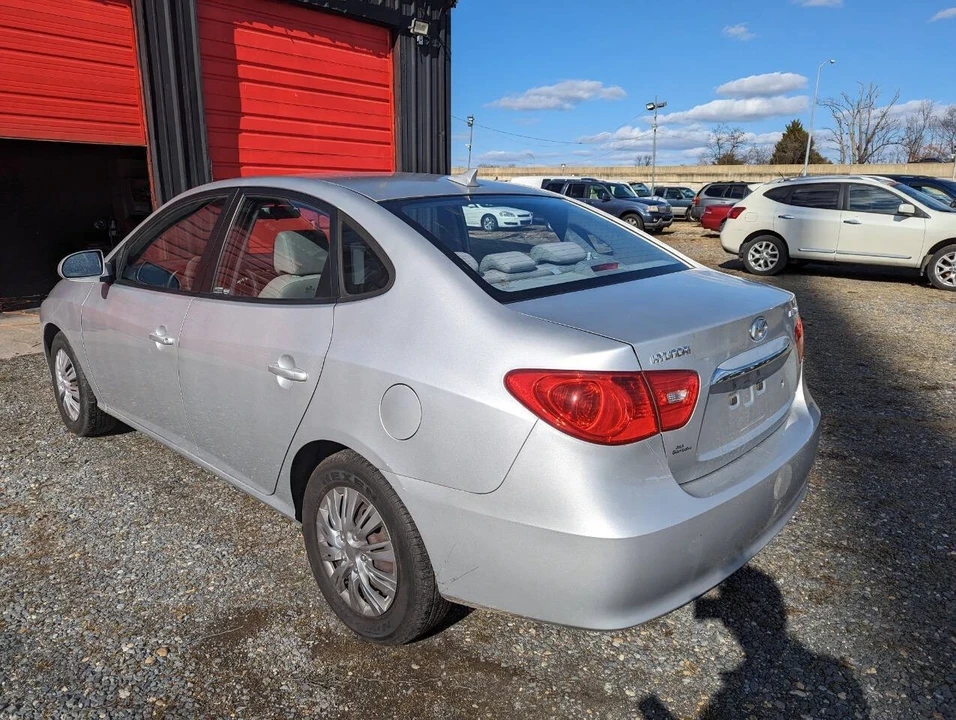 2010 Hyundai Elantra - Image 4 of 21