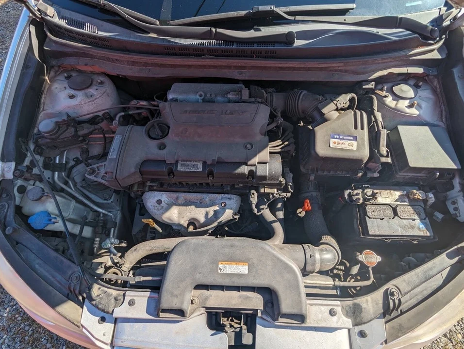 2010 Hyundai Elantra - Image 13 of 21