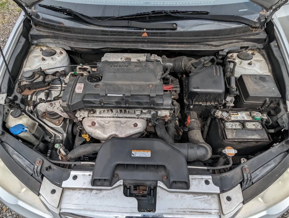 2010 Hyundai Elantra - Image 13 of 21