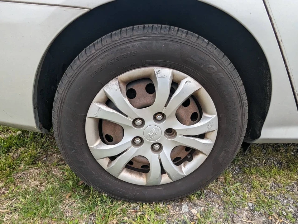 2010 Hyundai Elantra - Image 10 of 21
