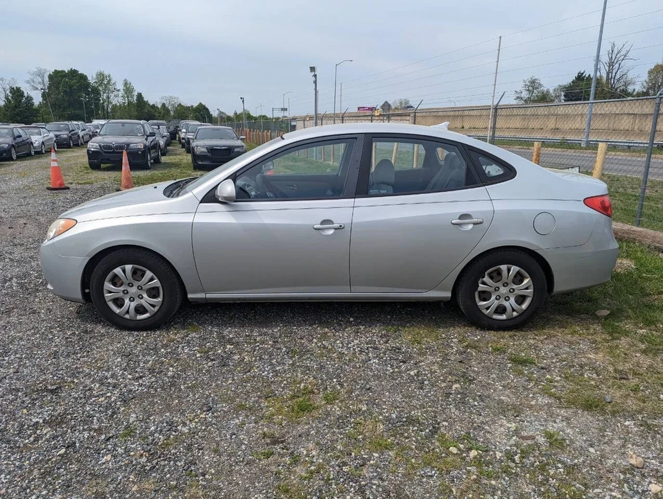 2010 Hyundai Elantra - Image 6 of 21