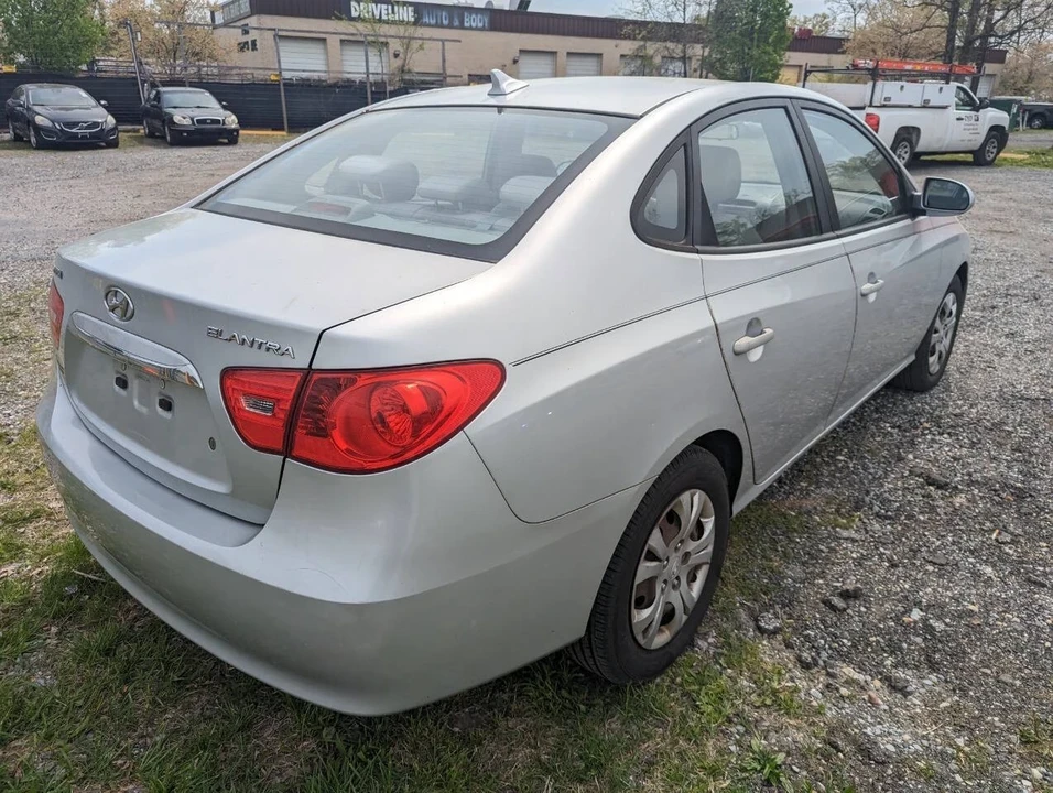 2010 Hyundai Elantra - Image 4 of 21
