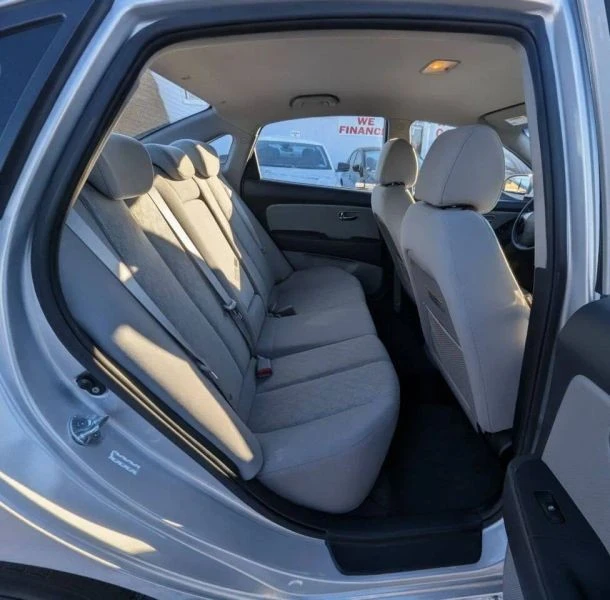2010 Hyundai Elantra - Image 12 of 12
