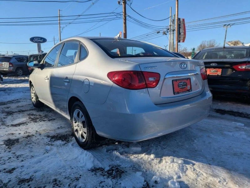 2010 Hyundai Elantra - Image 8 of 12