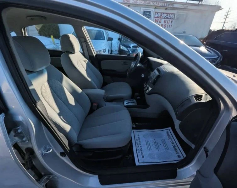 2010 Hyundai Elantra - Image 10 of 12