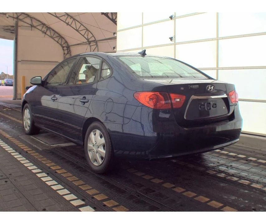 2010 Hyundai Elantra - Image 8 of 12