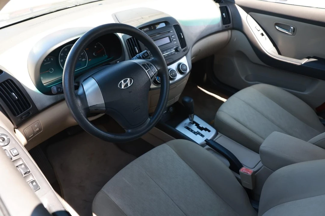 2010 Hyundai Elantra - Image 4 of 21