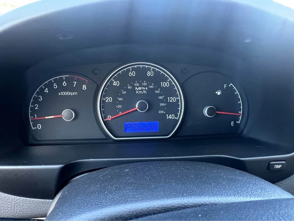 2010 Hyundai Elantra - Image 7 of 20
