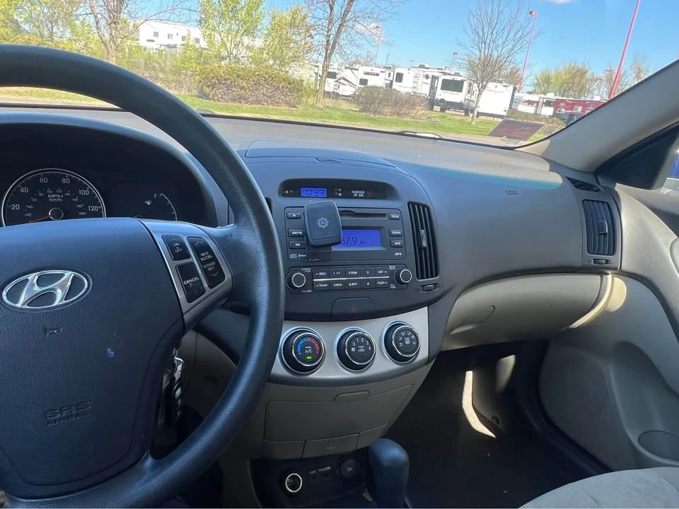 2010 Hyundai Elantra - Image 8 of 20