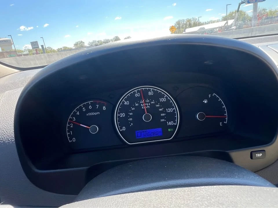 2010 Hyundai Elantra - Image 5 of 20