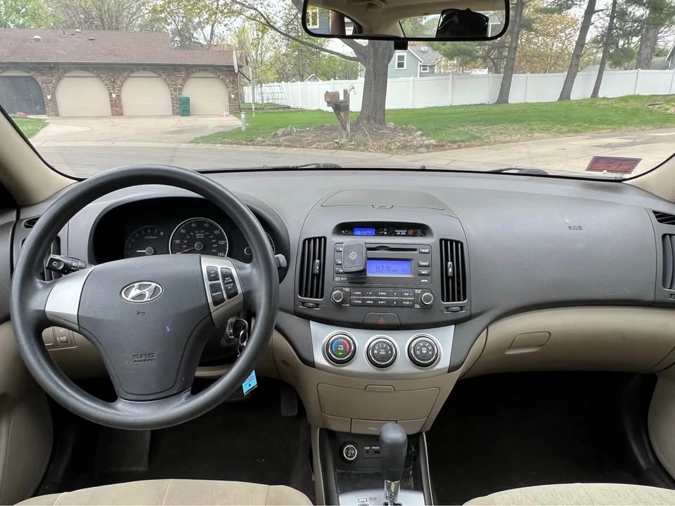 2010 Hyundai Elantra - Image 19 of 20