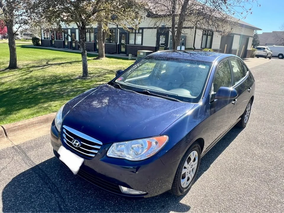 2010 Hyundai Elantra - Image 11 of 20