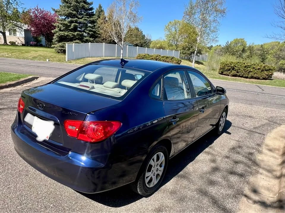 2010 Hyundai Elantra - Image 13 of 20