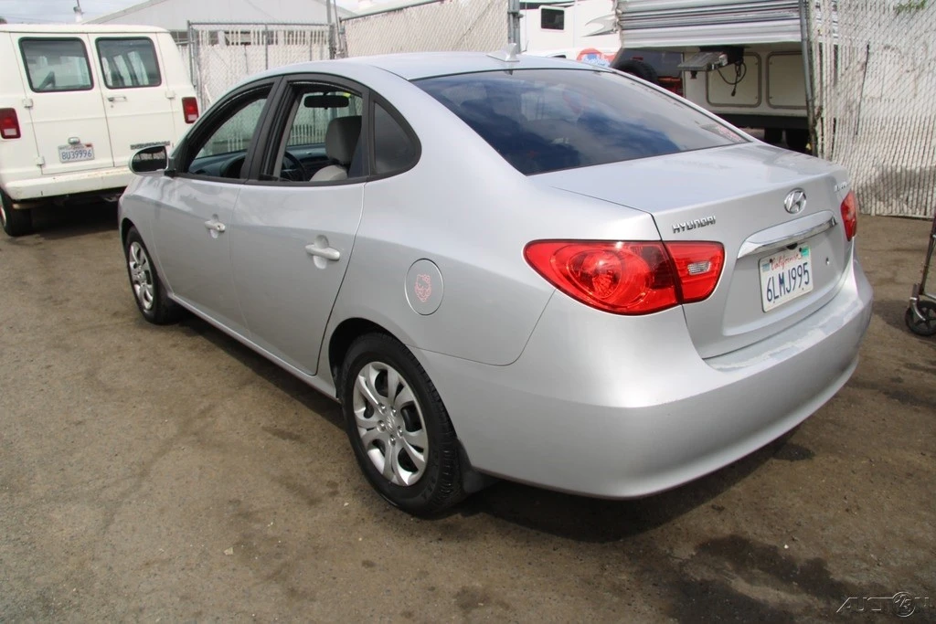 2010 Hyundai Elantra - Image 5 of 21