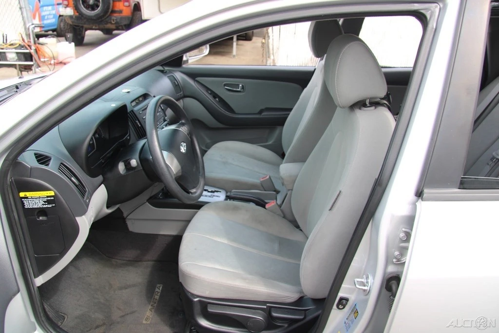 2010 Hyundai Elantra - Image 13 of 21