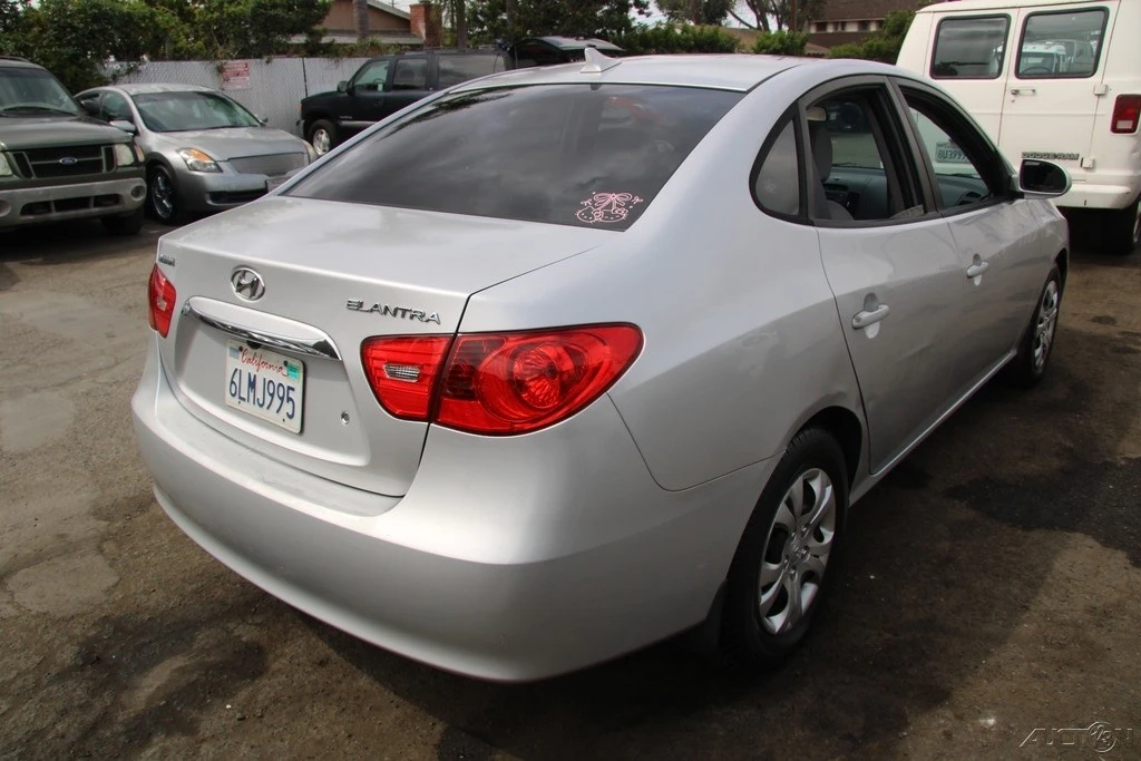 2010 Hyundai Elantra - Image 7 of 21