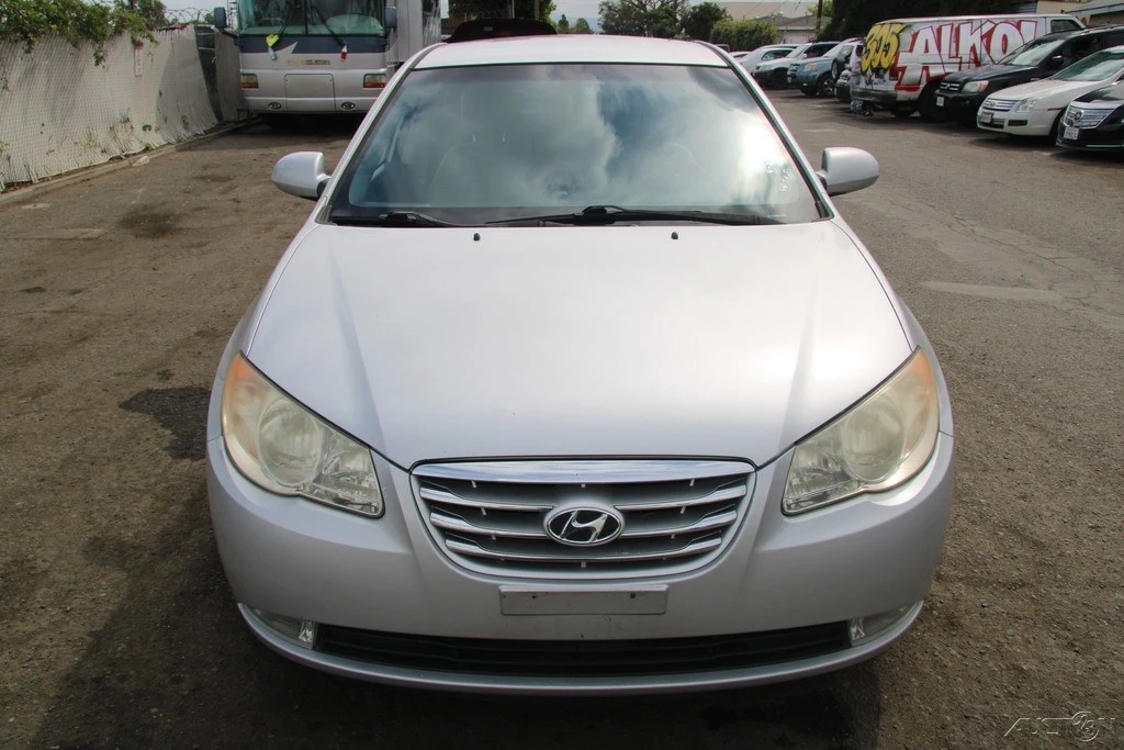 2010 Hyundai Elantra - Image 10 of 21