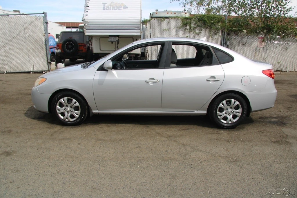 2010 Hyundai Elantra - Image 3 of 21