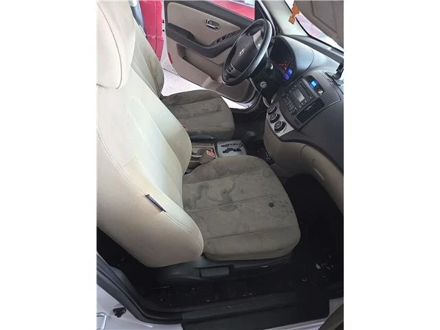 2010 Hyundai Elantra - Image 7 of 10