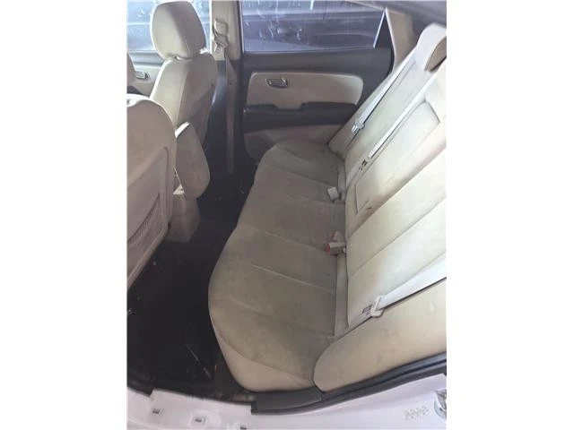 2010 Hyundai Elantra - Image 5 of 10