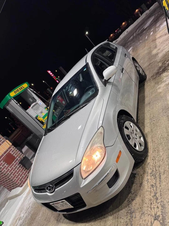 2010 Hyundai Elantra - Image 3 of 5