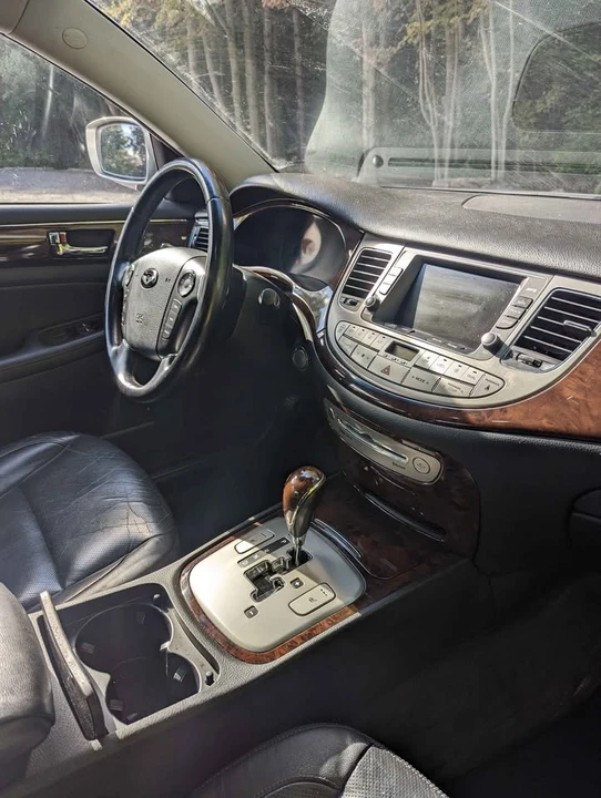 2010 Hyundai Genesis - Image 3 of 12